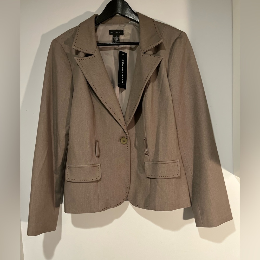 Brand-name INGREDIENTS, Tan blazer jacket, US 14 with one button in the front